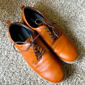 ALFANI CASUAL SHOES SIZE 11 SLIGHTLY USED